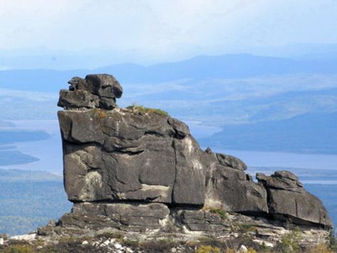 Скалы «Амурские столбы»