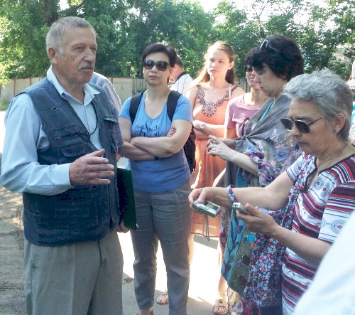 Краевед Анатолий Жуков водит экскурсии по городу