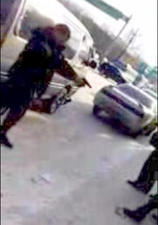 Кадр из видеоролика, снятого прохожим.