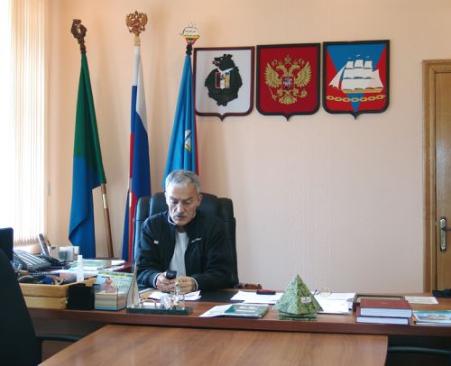 Кто поможет главе Ванинского района Николаю Ожаровскому собрать имущество при дефицитном бюджете?