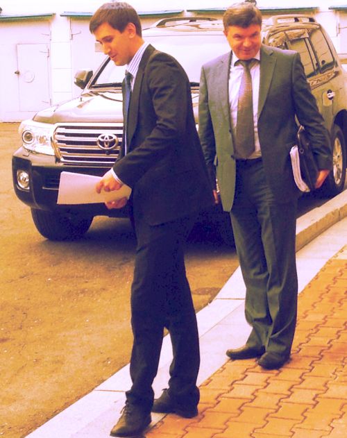 Виктор Чудов (справа) - во власти не новичок.