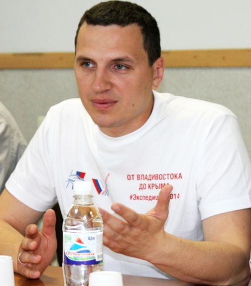 Депутат Госдумы Александр Васильев рассказал в Хабаровске о гарантиях на дорогу. Фото Елены Голуб