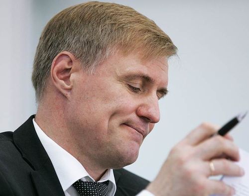 Лидеру хабаровских единороссов Сергею Луговскому пришлось усилить собой состав кандидатов-одномандатников на грядущих выборах в думу. Фото: Евгений Переверзев / Коммерсантъ