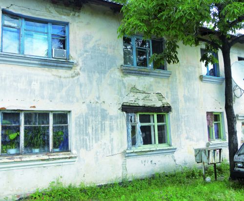 В таком состоянии дом подтопленцев в Биробиджане