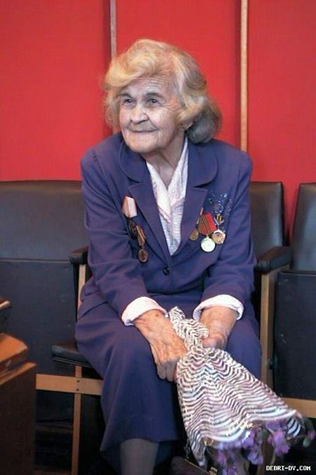 Юлия Шестакова (1914-2002)