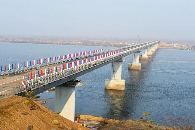 Состоялась церемония открытия автодорожного моста на Большой Уссурийский остров. Фото Валерия Спидлена.