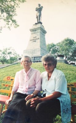 Муравьев-Амурский, Антонина Дмитриева и Тамара Бессолицына. / Нажмите, чтобы УВЕЛИЧИТЬ (нажмите, чтобы увеличить)