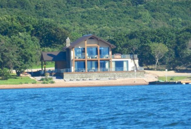 Резиденция в бухте Боярин