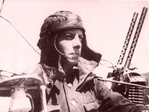 Воздушный стрелок из экипажа штурмовика Ил-10 младшего лейтенанта Фомина К.Д. старший краснофлотец Самохвалов Федор Тимофеевич (из фондов Военно-исторического музея Тихоокеанского флота)