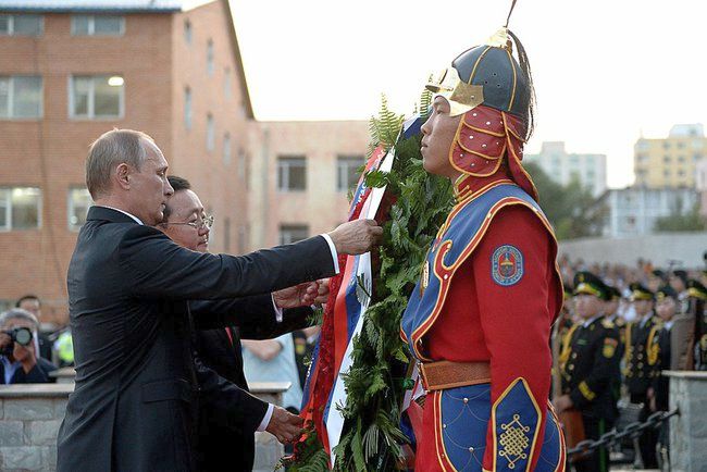 Церемония возложения венка к памятнику маршалу Г.К. Жукову. Фото пресс-службы Президента России
