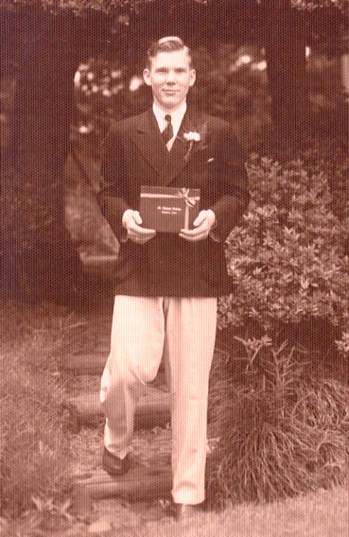 Выпускник американского колледжа в Иокогаме Борис Огородников