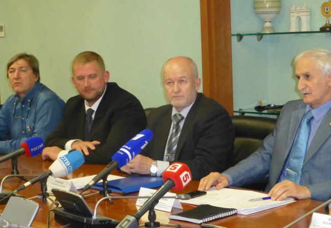 Пресс-конференция во Владивостоке. Фото Елены Старостиной/ WWF России