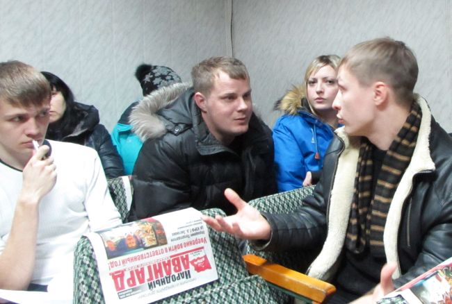 За рабочих КнАААЗа заступились коммунисты и организовали в горкоме КПРФ пресс-конференцию