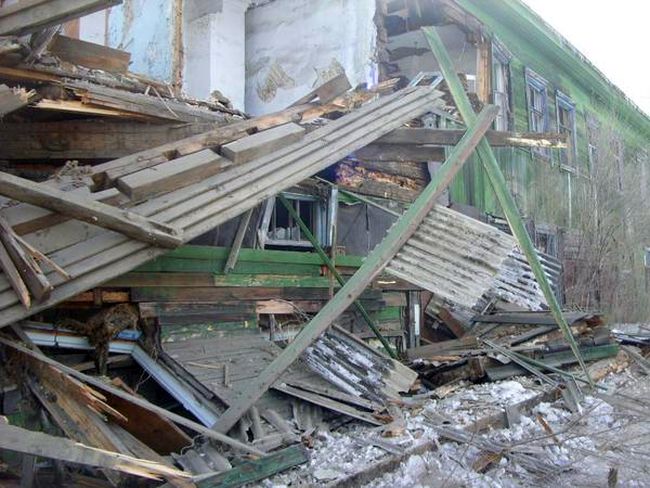 Никаких вразумительных ответов от прораба и других прибывших уссурийцы не получили. Фото Валерии Ханенко.