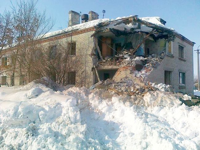 Рушить начали кирпичные даже дома