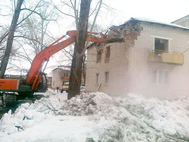 Дома в п. Уссурийском громили средь белого дня за бюджетные деньги хабаровских налогоплательщиков./ Нажмите, чтобы УВЕЛИЧИТЬ (нажмите, чтобы увеличить)