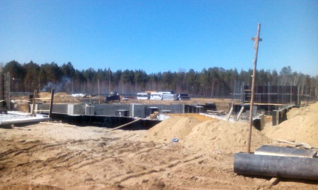 А есть, где только фундамент заложили (нажмите, чтобы увеличить)