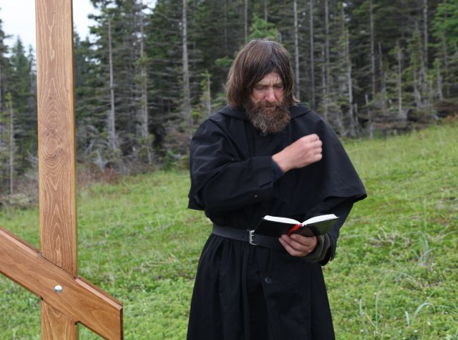 Федор Конюхов освятил часовню на Шантарах 17 июля 2015 г. Рядом Поклонный крест, установлен в августе 2010 г.