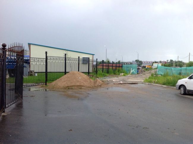 Бульвар Москвитина в Хабаровске, вид на ул. Индустриальную. (нажмите, чтобы увеличить)