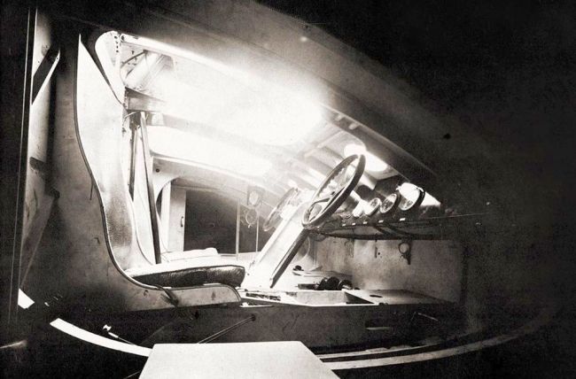 Такой была кабина самолета «Савоя C.55X» (нажмите, чтобы увеличить)