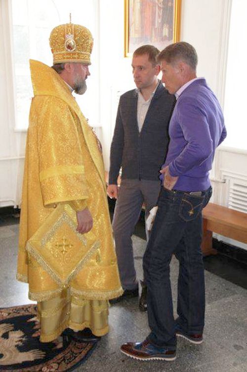 В кафедральный собор Александр Козлов приехал не один, а с Олегом Кожемяко
