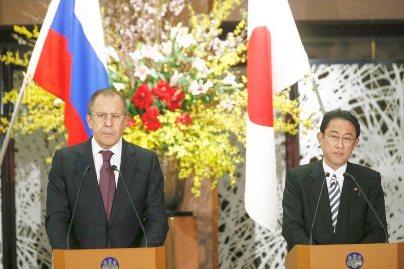 Сергей Лавров и Фумио Кисида