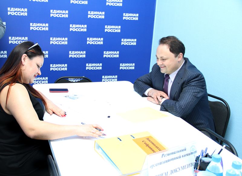 Мэр Владивостока Игорь Пушкарев подал заявление на участие в праймериз от «ЕР».