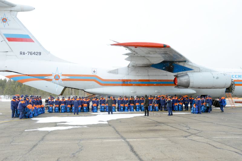 Ил-76 относится к классу тяжелых транспортных самолетов и может доставлять до 60 тонн груза на расстояние 5 тысяч километров