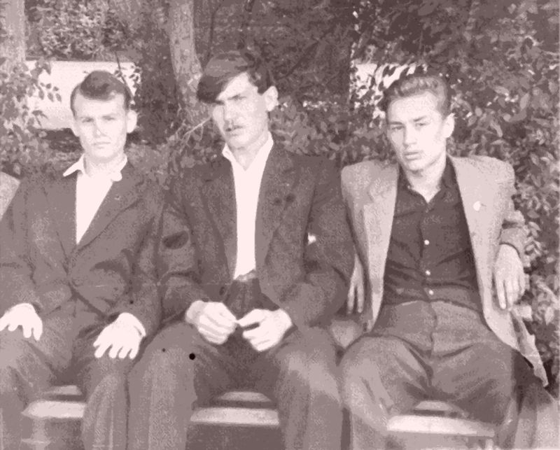 Друзья: Геннадий Шестаков, Валерий Семикоровкин, Сергей Гончарук (слева направо)