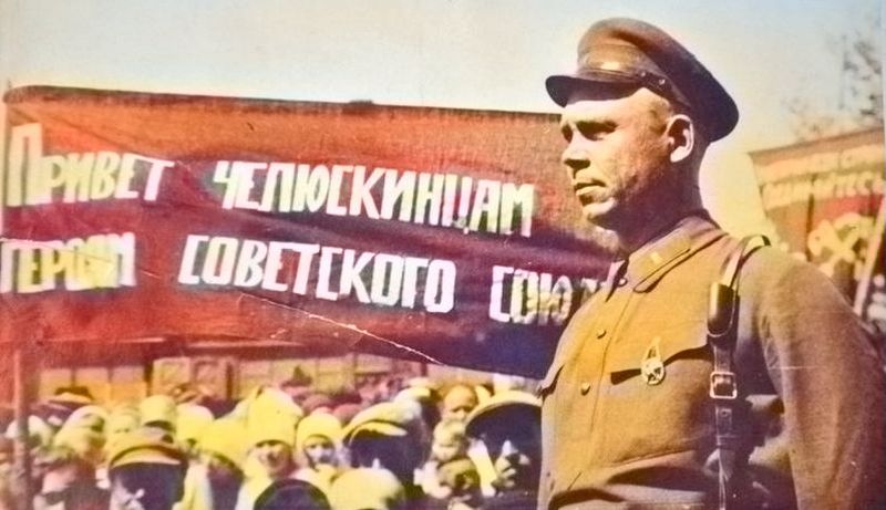 А.В. Небольсин на митинге-встрече челюскинцев. 1934 год. Небольсин Андрей Владимирович (1900-1944) - начальник морского контрольно-пропускного пункта Уэлен, член чрезвычайной тройки по оказанию помощи пассажирам «Челюскина».