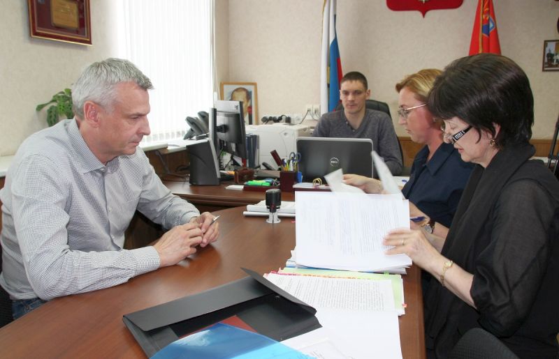 Сергей Носов первым сдал документы на регистрацию в качестве кандидата на должность губернатора Магаданской области