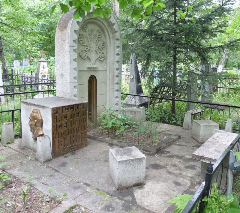 Таким был некрополь Вс.Н. Иванова в Хабаровске