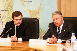 В. Сурков и В. Ишаев/ Нажмите, чтобы УВЕЛИЧИТЬ (нажмите, чтобы увеличить)