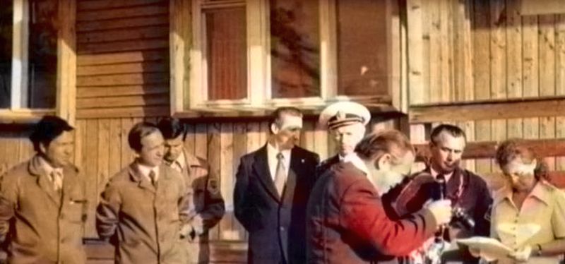 Открытие школы на жилмассиве «Укрстроя». Фото из журнала «Родина».