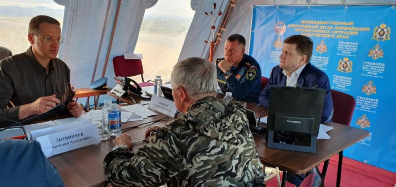 Евгений Зиничев провел совещание по ЧС в Хабаровском крае