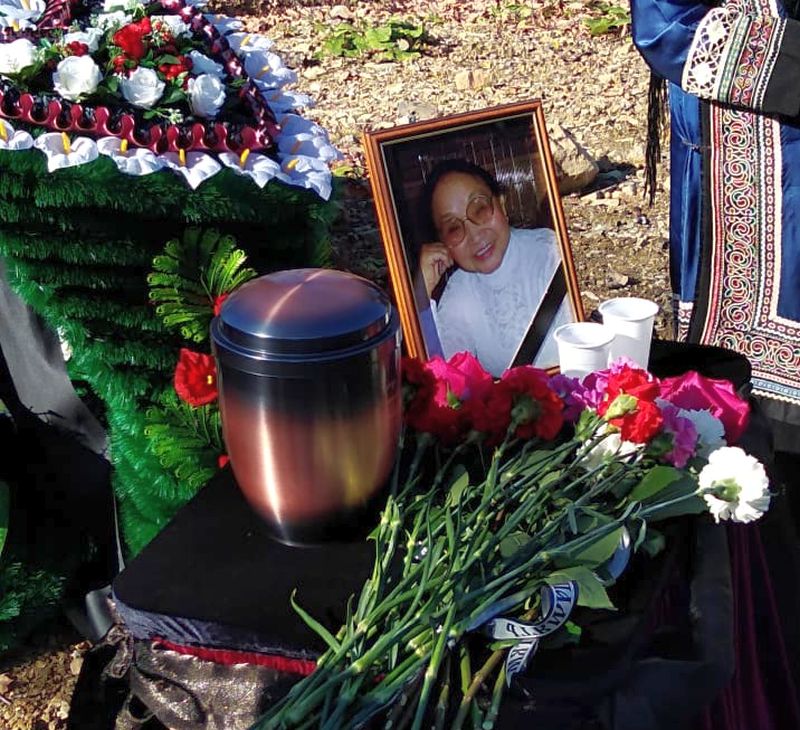 Ритуал захоронения праха Е.А. Гаер прошел на Аллее Славы на городском кладбище во Владивостоке. Фото: А.П. Самар, научный сотрудник ДВ отделения РАН.