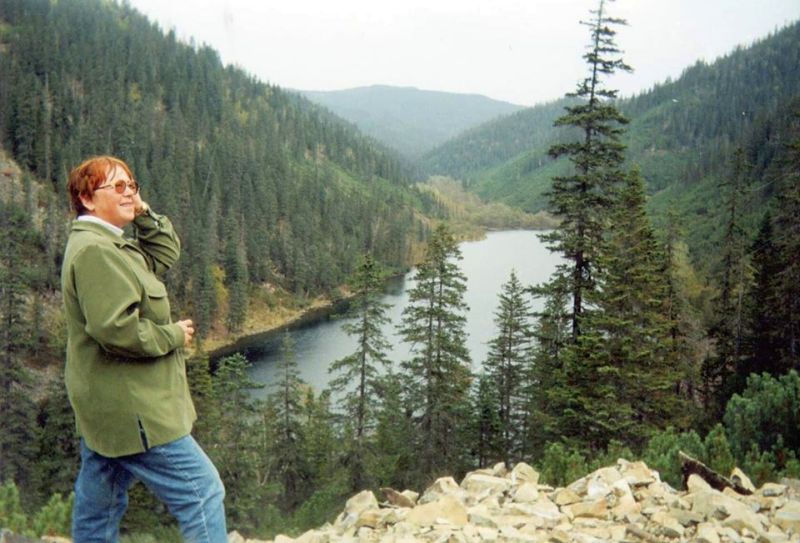 Дальневосточный ученый Светлана Шлотгауэр на озере Амур