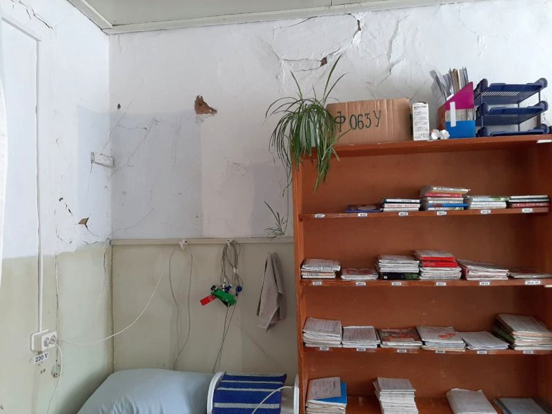 Тоже стены амбулатория с. Уська Орочская Ванинский район