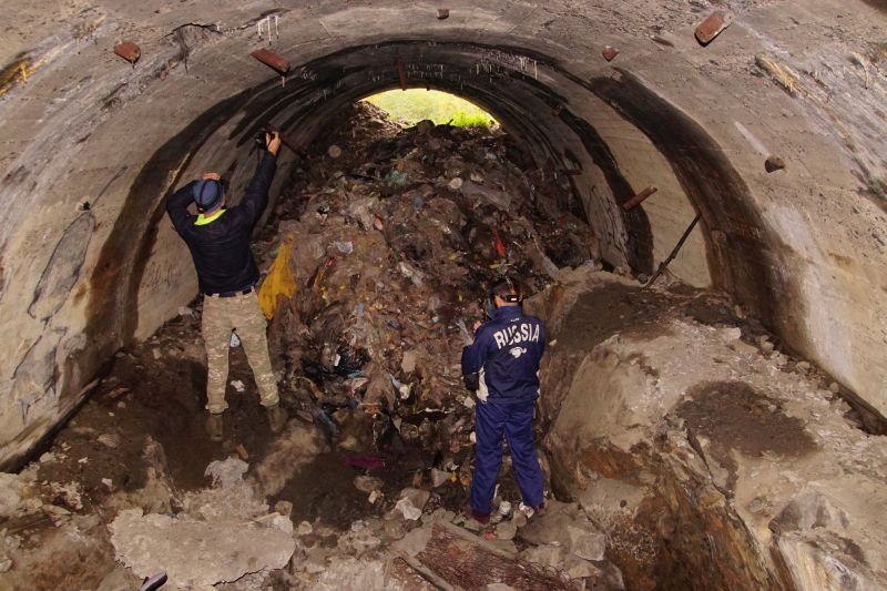 Мы приложили к письму фотографию. На ней виден весь объем твердых бытовых отходов, забитых в тоннель