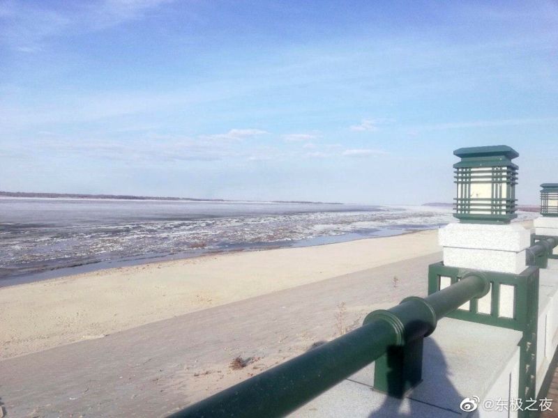 На Амуре в районе Фуюаня начался ледоход