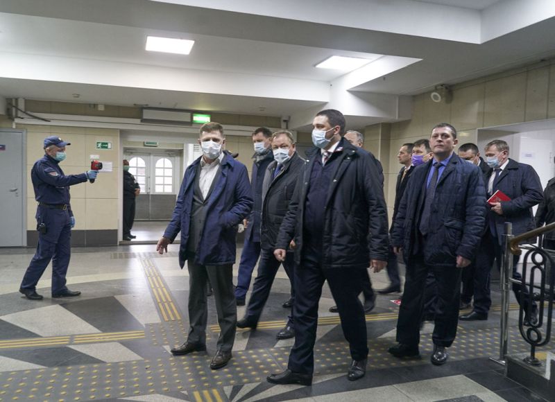 Противоэпидемиологические меры на вокзале Хабаровск-1 проинспектировал губернатор Хабаровского края
