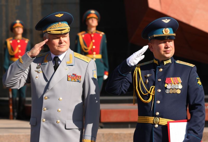 Командующий 11-й армией ВВС и ПВО генерал-лейтенант
Владимир Кравченко