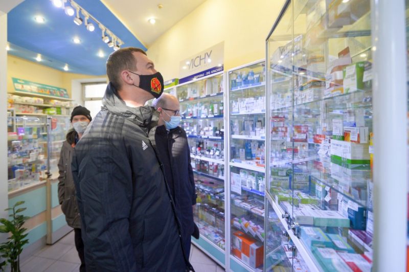 Михаил Дегтярев проверил наличие «антиковидных» лекарств в аптеках Хабаровска