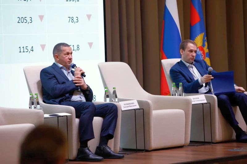 Руководство ДФО обсудило вопросы развития лесной отрасли