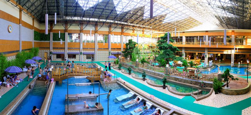 Закрытый бассейн Яндокской бальнеологической зоны культурного отдыха.