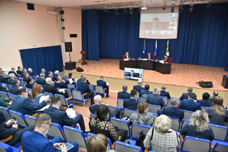 Расширенное заседание правительства Хабаровского края проведено сегодня в выездном формате - в центре района им. Лазо рабочем поселке Переяславка