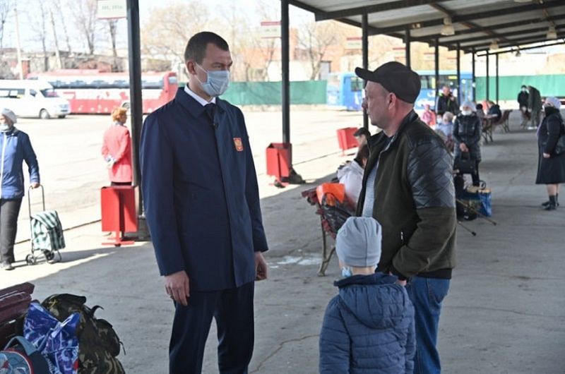 Михаил Дегтярев: Разбитые маршрутки уйдут в прошлое. Фото: Вячеслав Реутов. Пресс-служба губернатора и правительства Хабаровского края