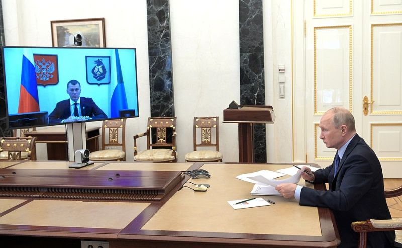 Рабочая встреча Владимира Путина с врио губернатора Хабаровского края Михаилом Дегтярёвым