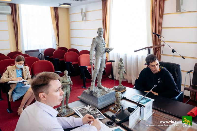 Макет памятника исследователю Арсеньеву