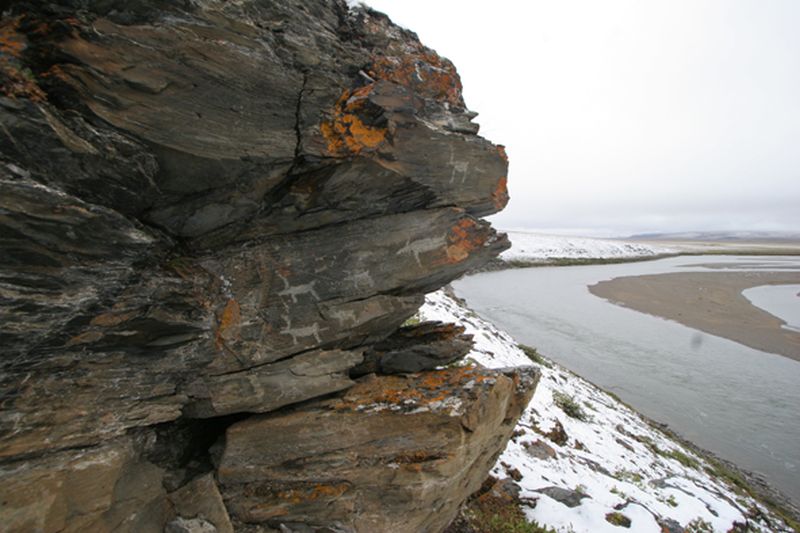 Берега Пегтымеля в начале осени